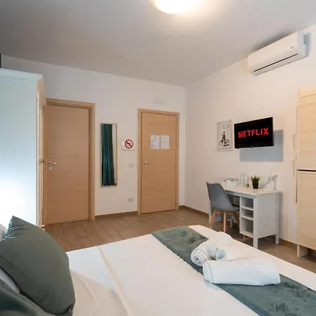 Vaticanrome לינה וארוחת בוקר 4*